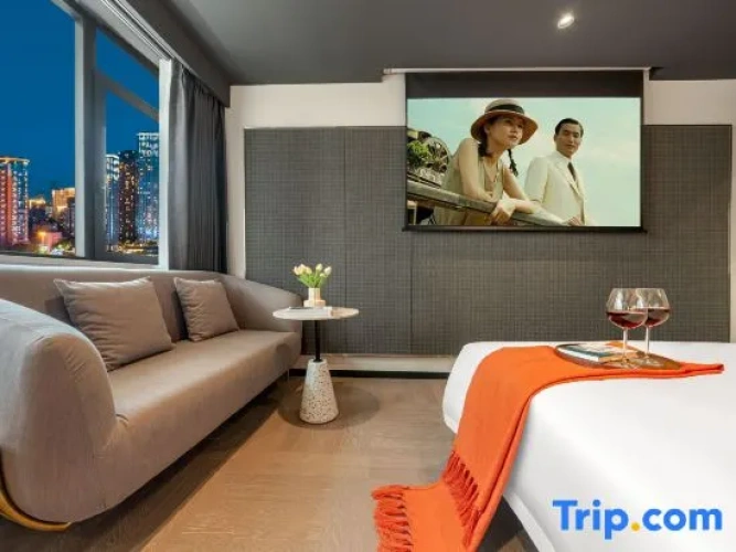 Standard Double room with city view