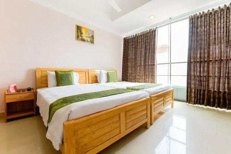 Tri Star Regency by OYO Rooms