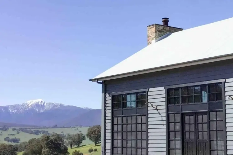 5 Bedrooms Cottage