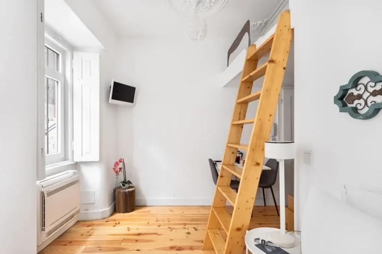 Altido Central Studio Near St. George Castle