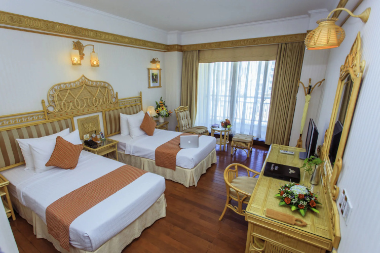 Green Plaza Hotel
