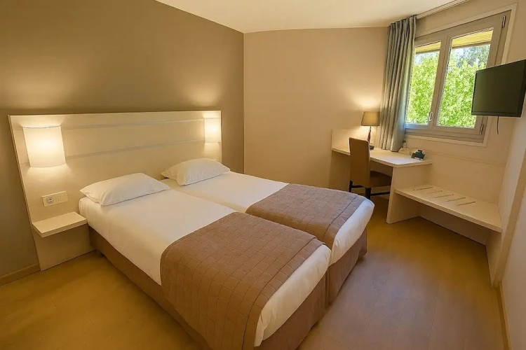 Superior Twin room with lake view