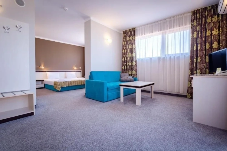 Family Suite with balcony and with partial sea view