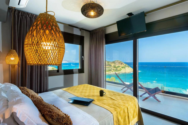 Beachfront 2 Bedroom Villa With Jacuzzi