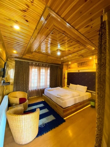 Deluxe room with mountain view