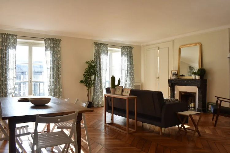 Spacious 2 Bedroom Apartment in Paris 2nd