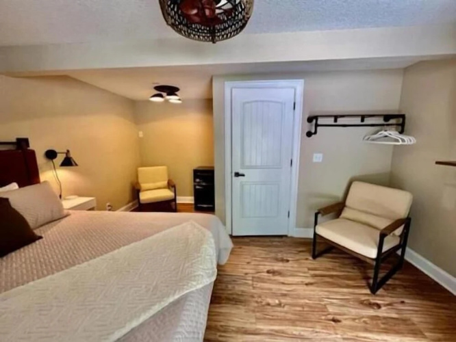 Hickory Falls Inn