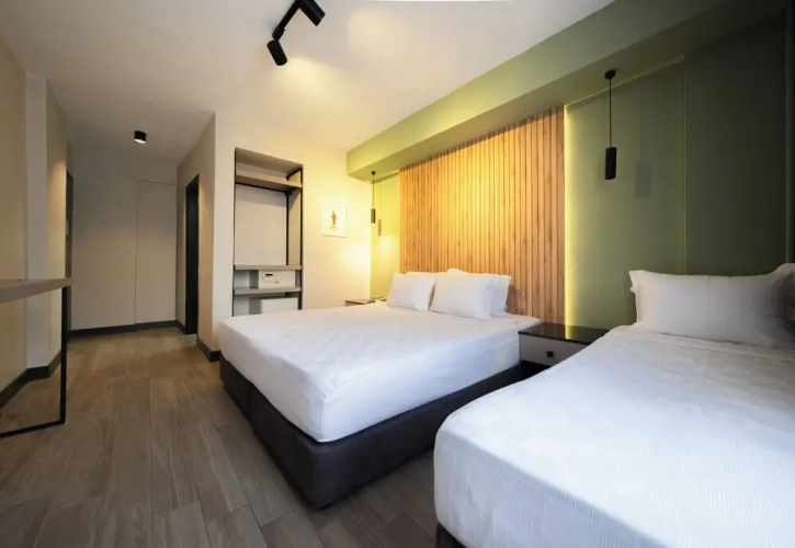 Leons Hotel
