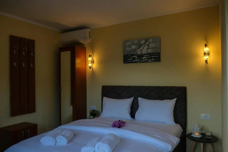 Villa & Apartments Perasto
