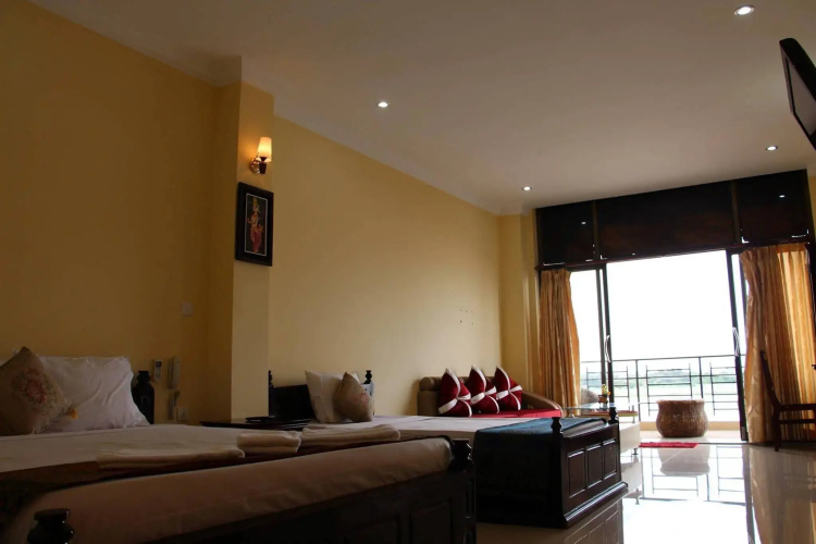 4 Rivers Hotel
