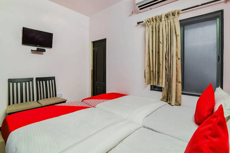 Flagship 74267 Hotel Maruthi Gandhi Park