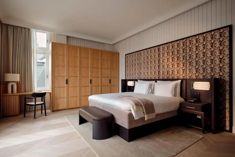 The Florentin by Althoff Collection