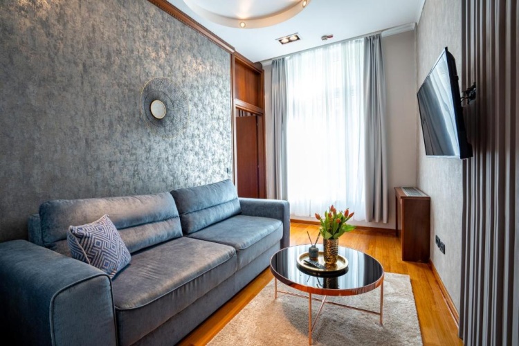 Deluxe Family Suite