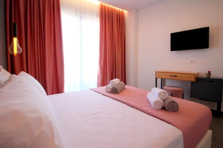Blue Eye Hotel