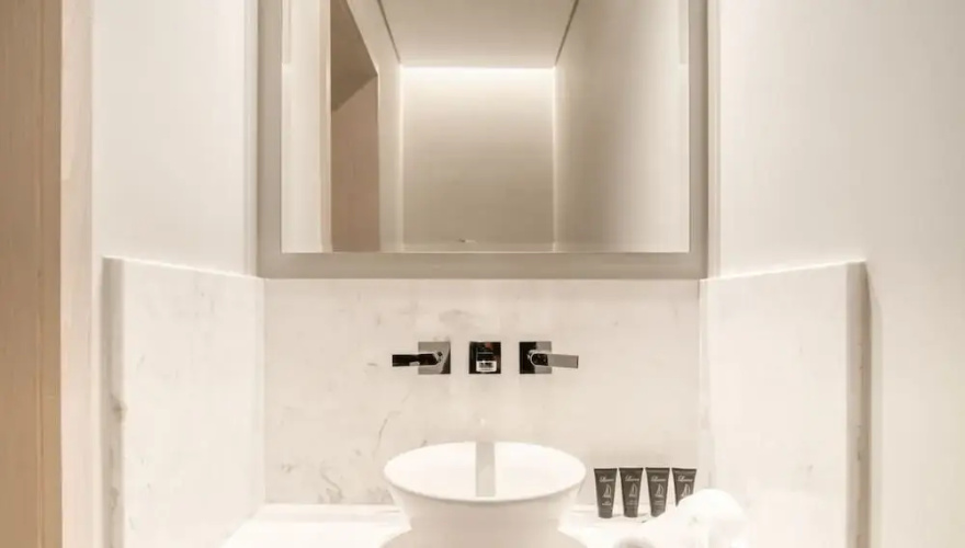 Iconic One Bedroom Panoramic Palm Views