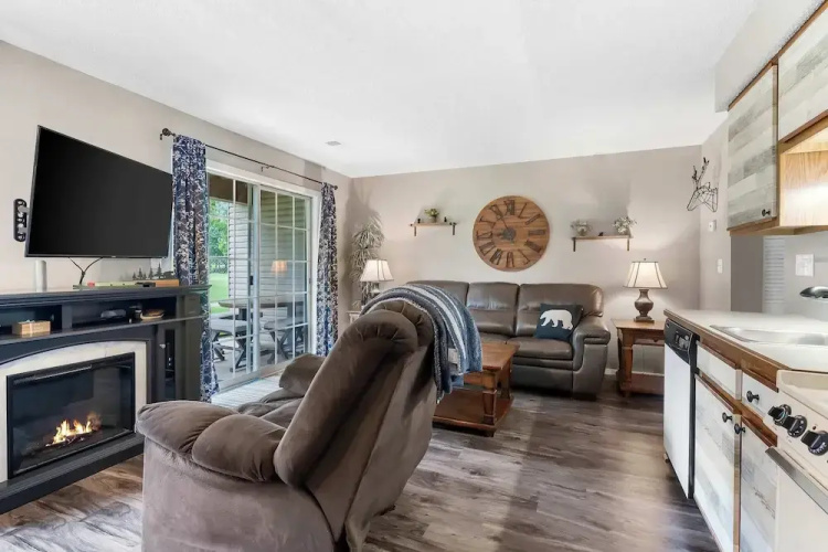 Fallcreek Haven - A Chic Retreat