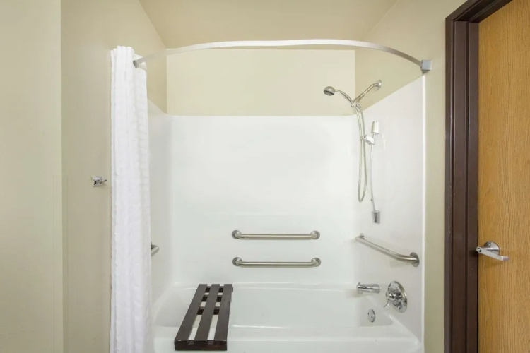 Super 8 Richlands/Claypool Hill Area