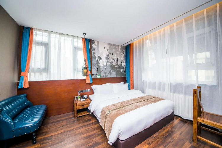 MG Hotel - St. Michael's Cathedral, Qingdao