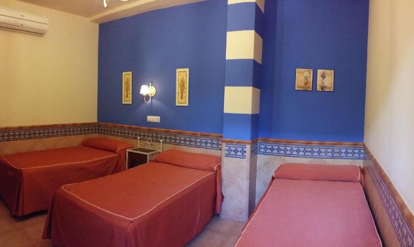 Standard Triple room
