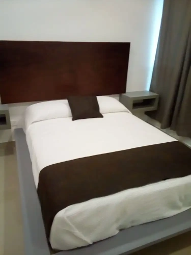 4 Bedrooms Apartment