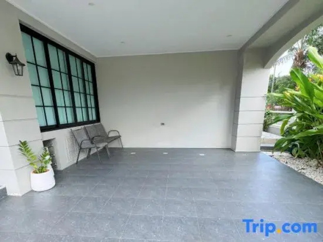 JM Pool Villa
