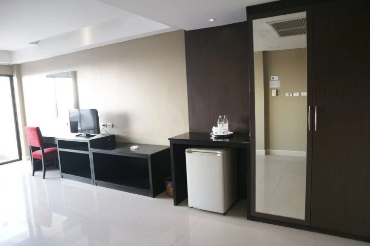 Welcome Plaza HotelOver view