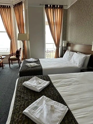 Standard Twin room with sea view