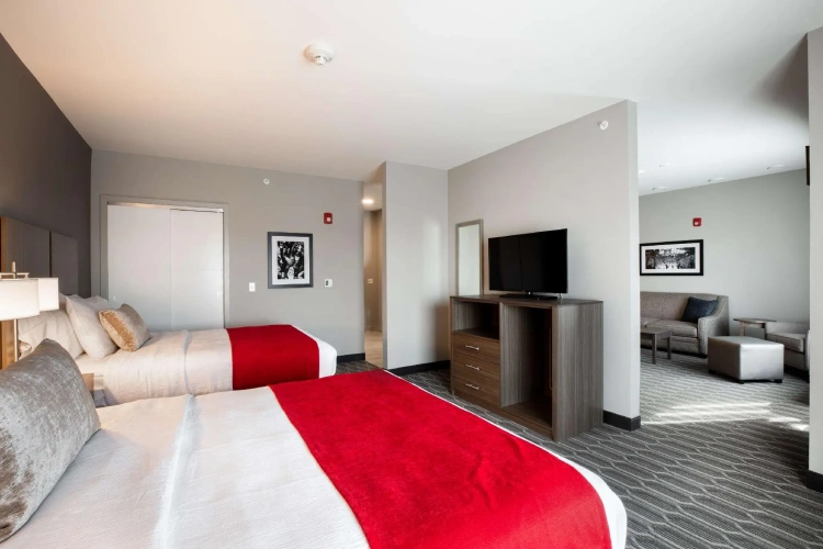 Quadruple Suite