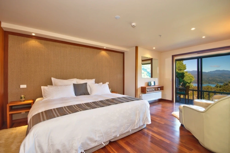 Luxury Double room with balcony and with bay view