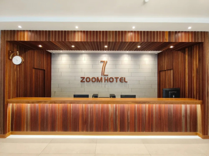 Zoom Hotel