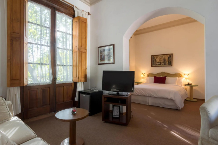 Don Antonio PosadaOver view