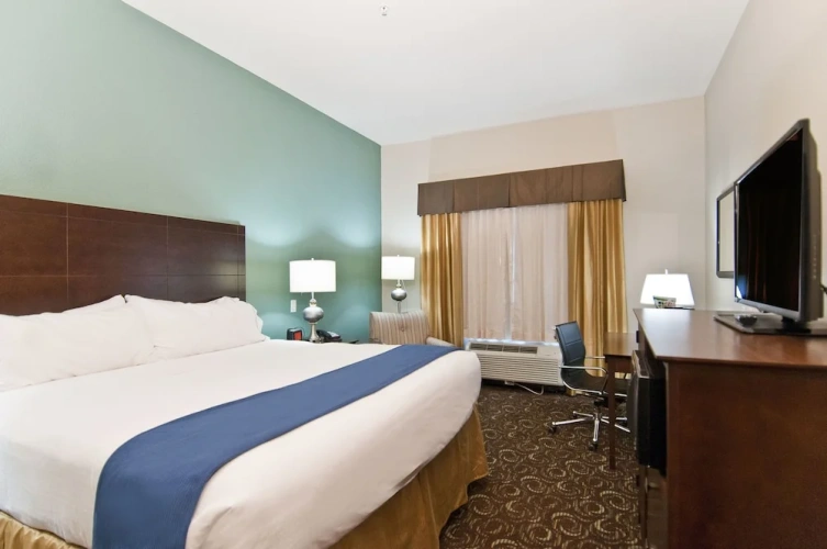 1 Bedroom Suite