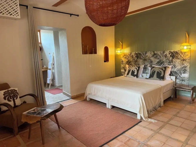 Comfort room