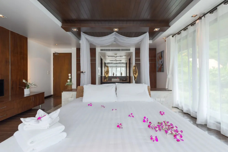 Spectacular Seaview Pool Villa Kalim 6