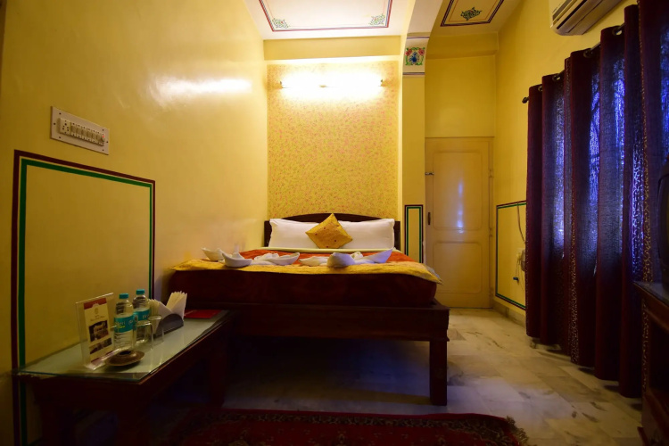 Hotel Bani Park Palace