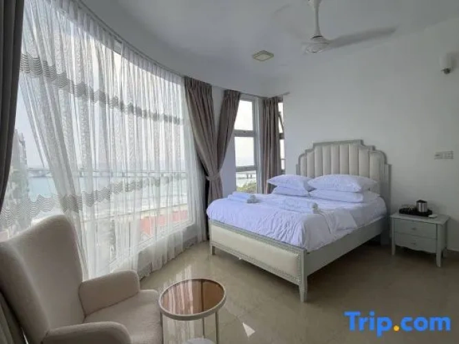 Deluxe Double room with partial sea view