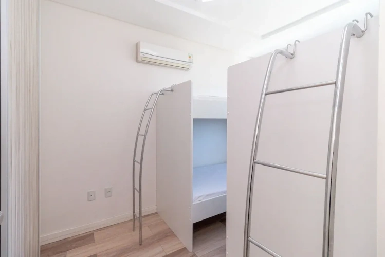 3 Bedrooms Apartment