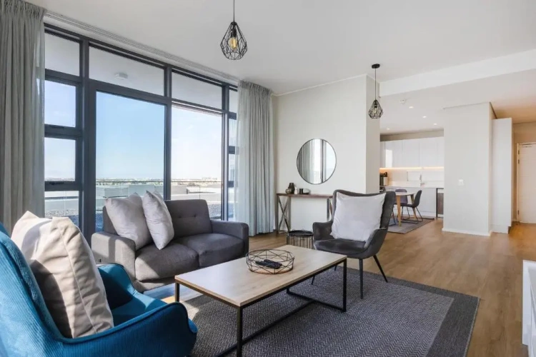 2 Bedrooms Apartment