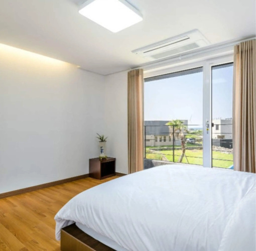 Chandelier pensionOver view