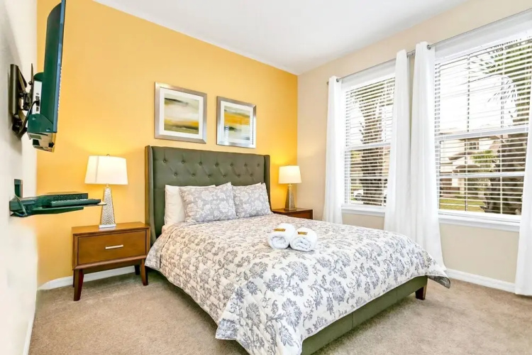8BR Mansion With Private Pool Netflix Games