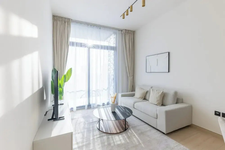 Cozy 1BR in Binghatti Emerald