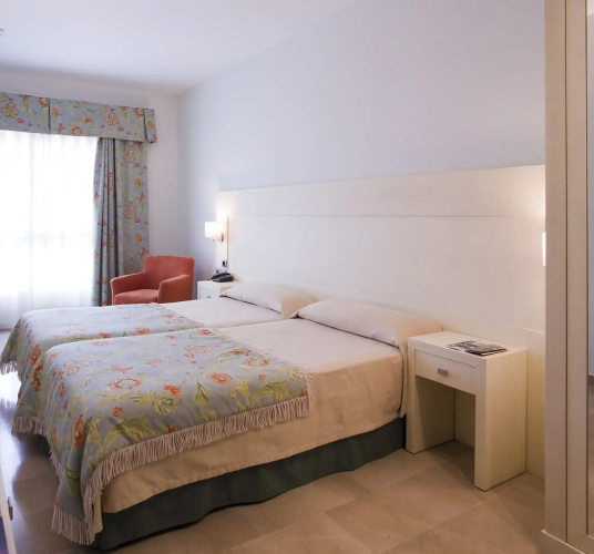 Senator Águilas Hotel