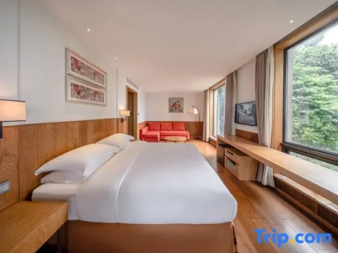 Twin Family Suite with sunrise view