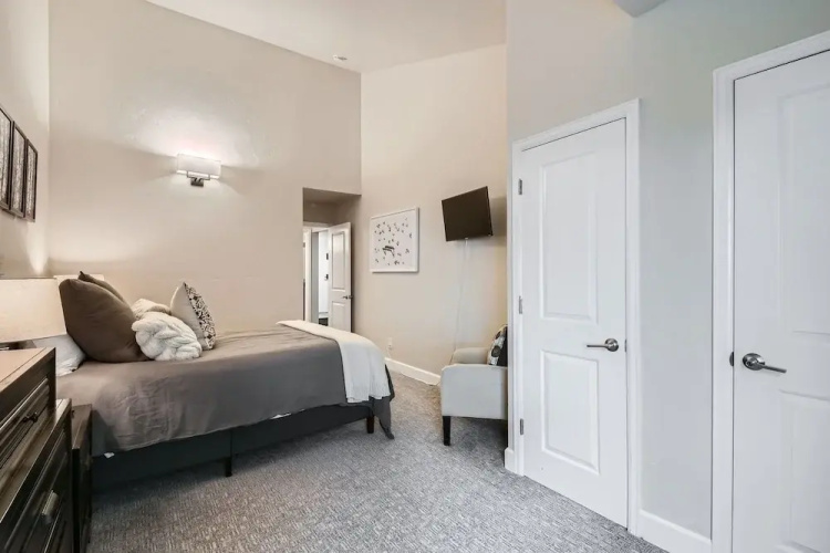 Snowlion Condos 302 3 Bedroom Condo by RedAwning