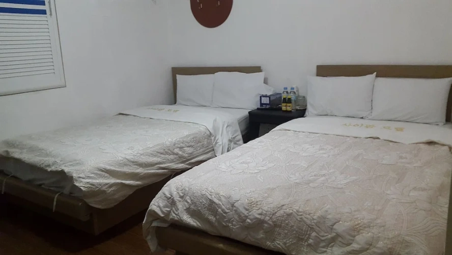 Standard Twin room with mountain view