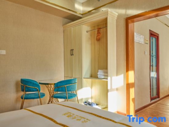 Deluxe Family Suite