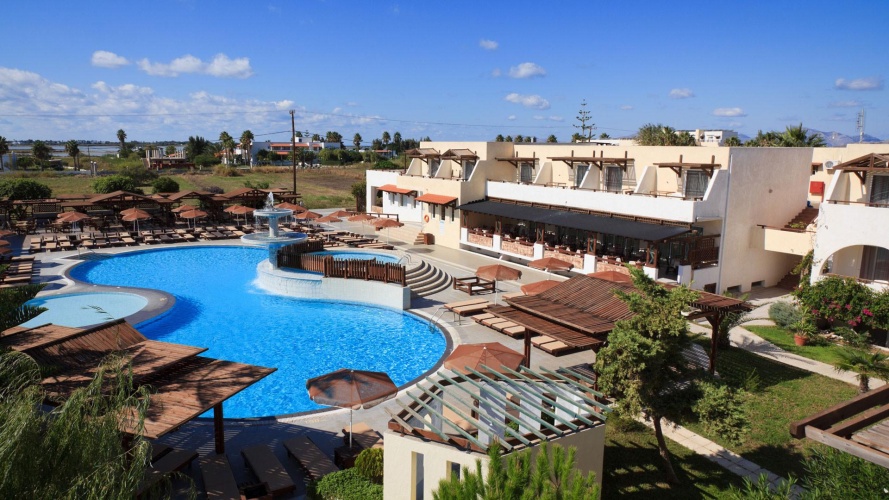 2 Bedrooms Standard Family room with balcony and with view