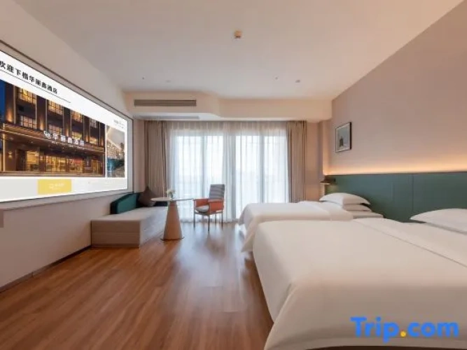 Standard Twin room with balcony