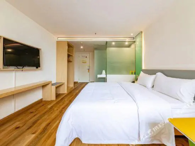 Yilong Hotel