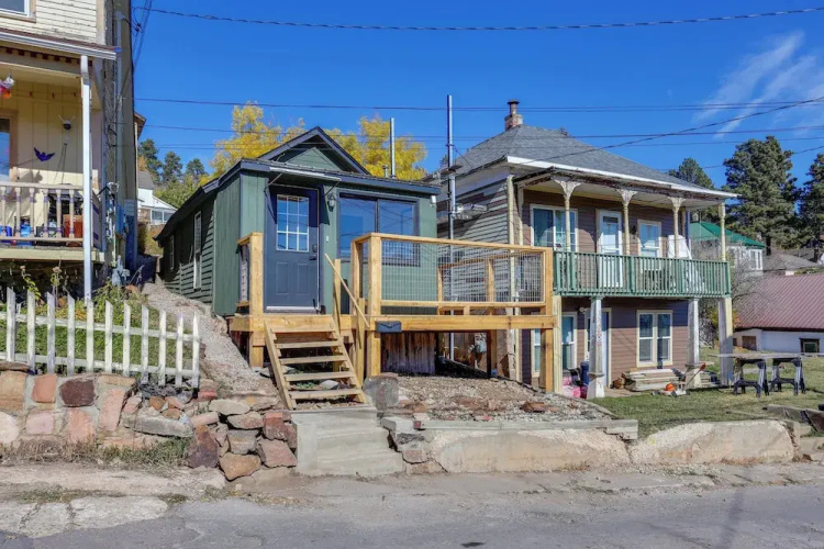 Centrally-located Mountain Getaway in Lead!